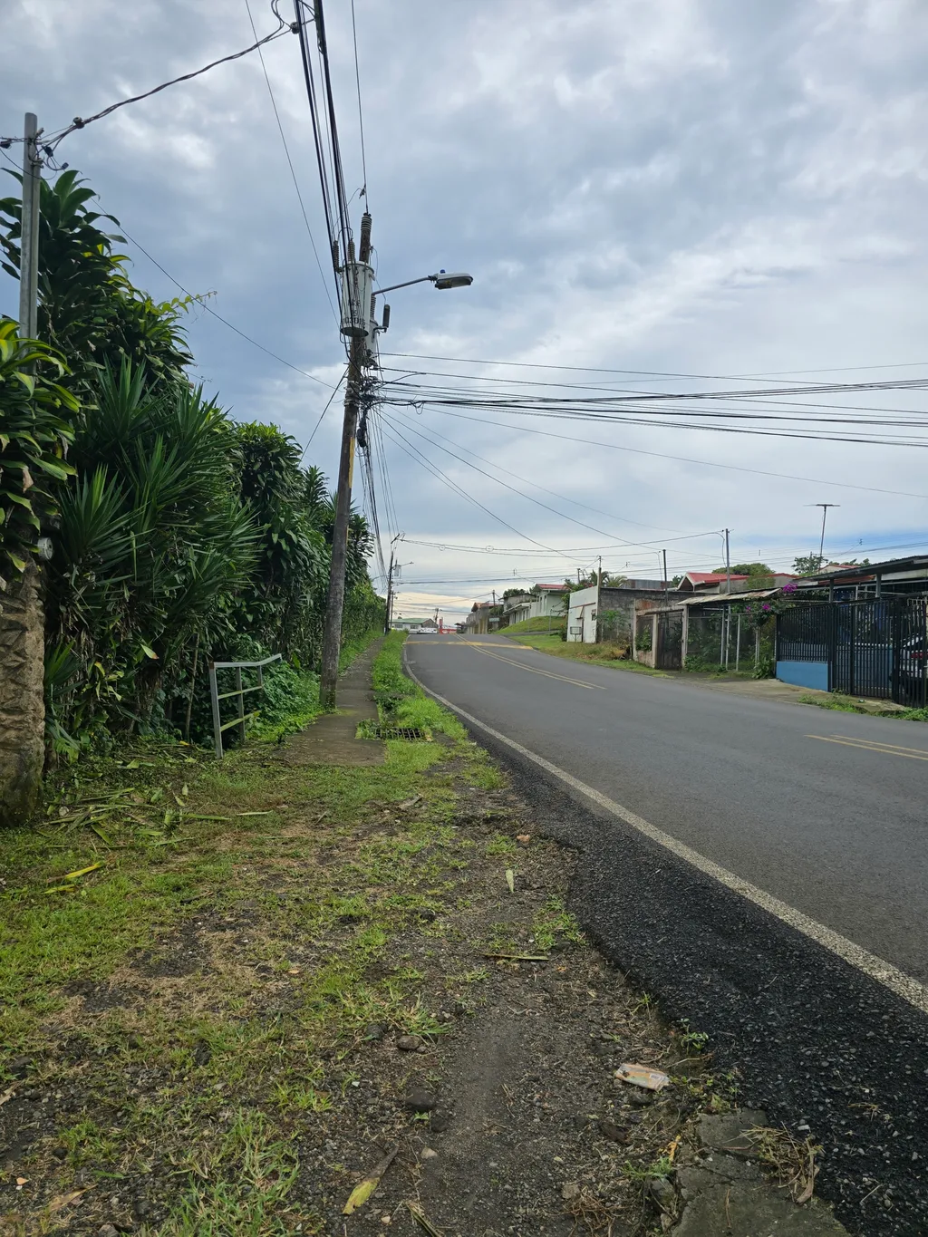 Beautiful urbanizable land opportunity - image 2