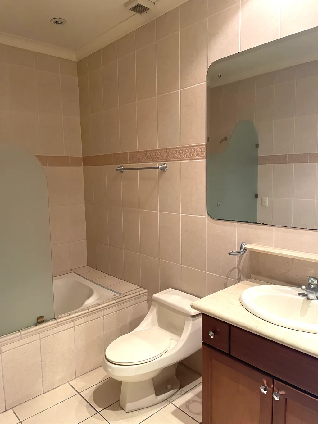 Sale / Beautiful Apartment in Condominium, Escazu, San Jose - image 14