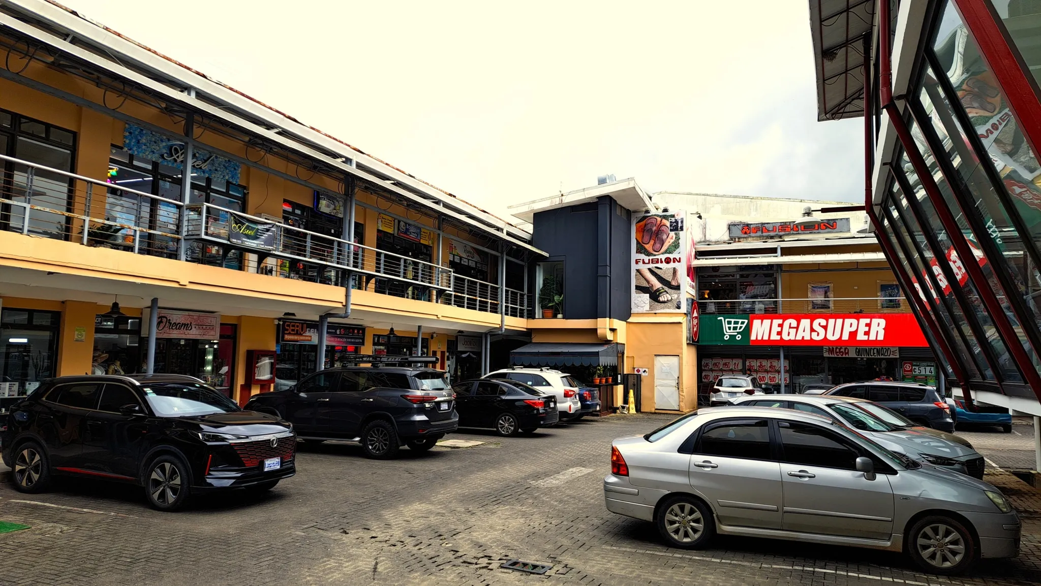 Shop Space with Loft in Jacó’s downtown Plaza Coral for Sale or Rent - image 14