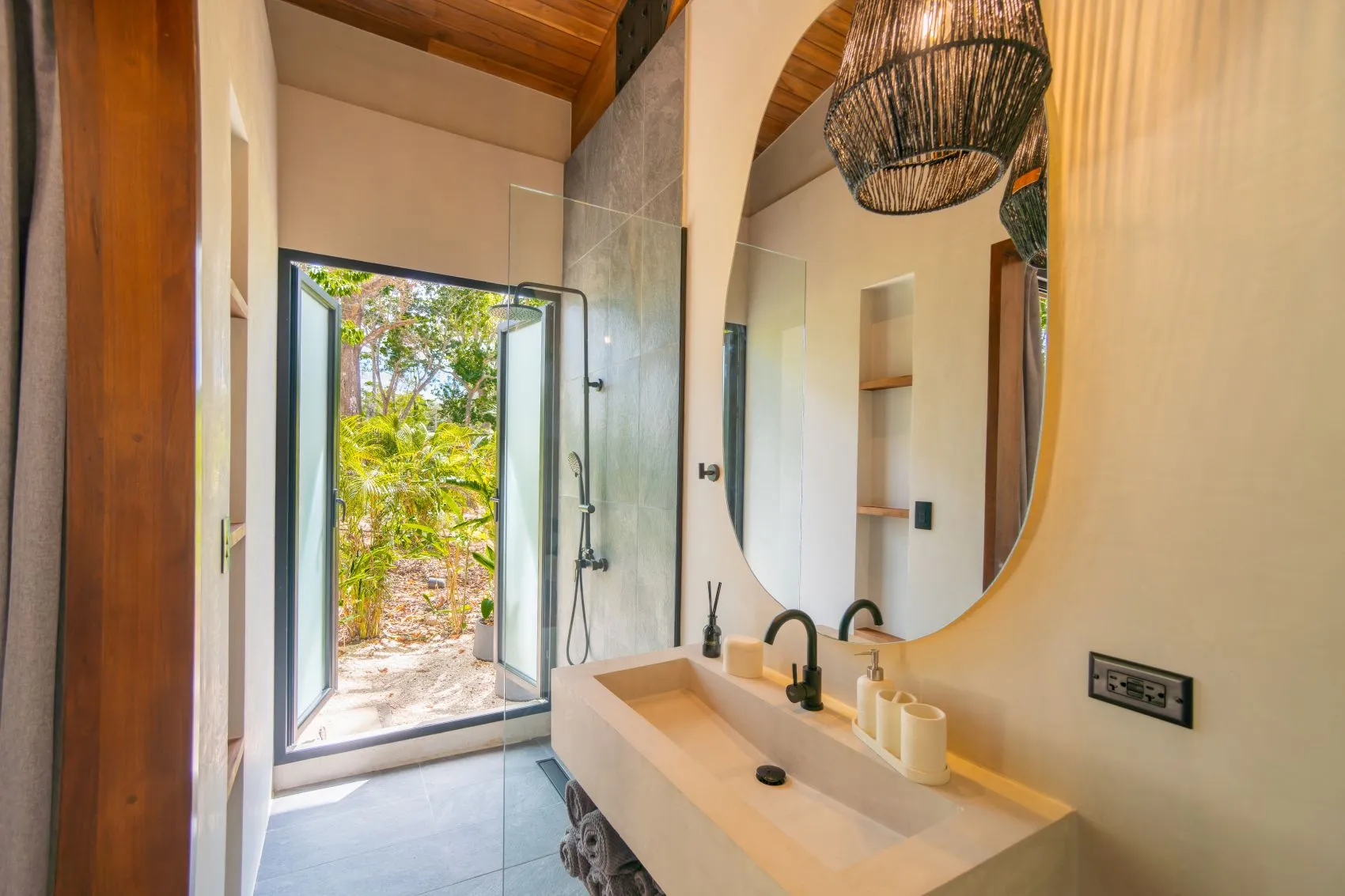 Luxury Villa for Sale in Santa Teresa – Exclusive Tropical Retreat - image 15