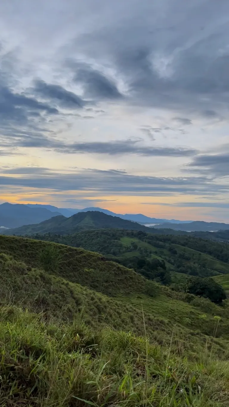  Spectacular Ecological Mountain Farm in Bijagual - image 4
