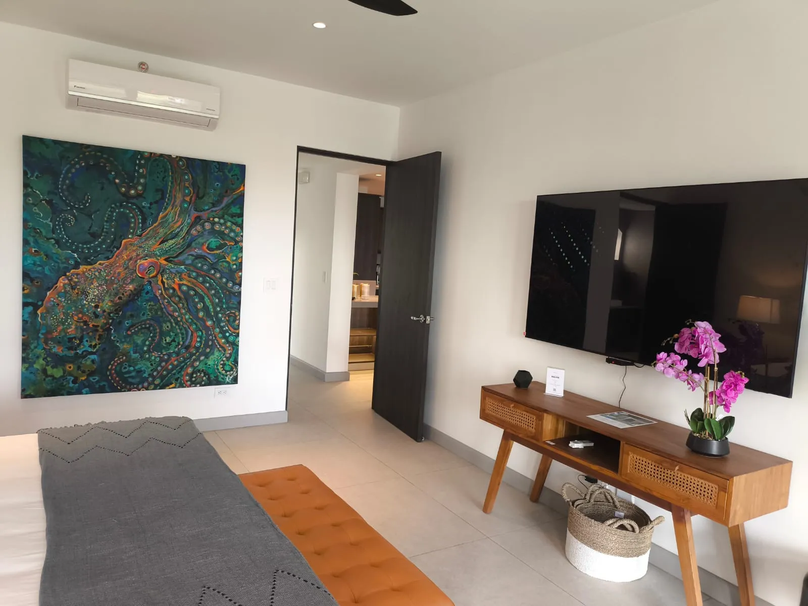 “The Pearl – Luxury Condominiums & Penthouse Residences” - image 13