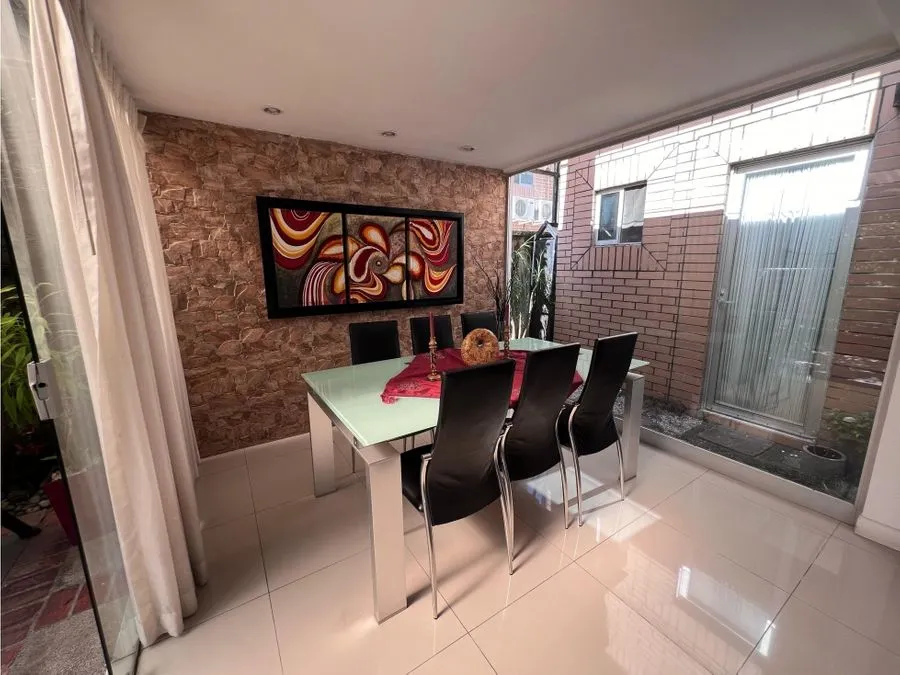 Selling a Beautiful Condominium in Santa Ana Centro - image 4
