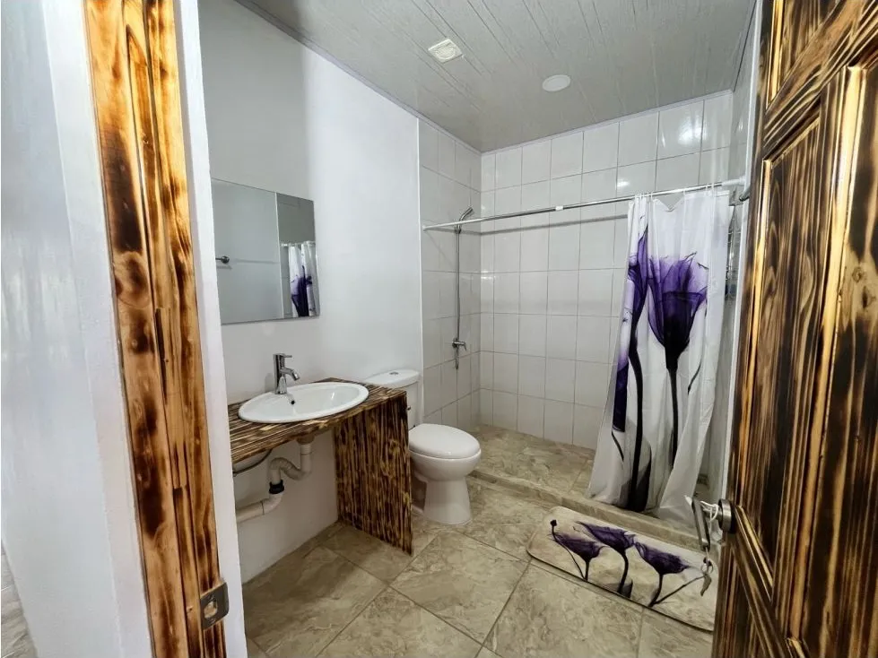Great House In Los Angeles, Parrita - image 12