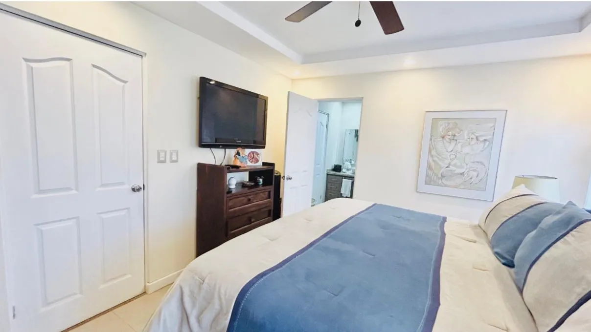 Beautiful Single-Level Home in Escazú - image 9