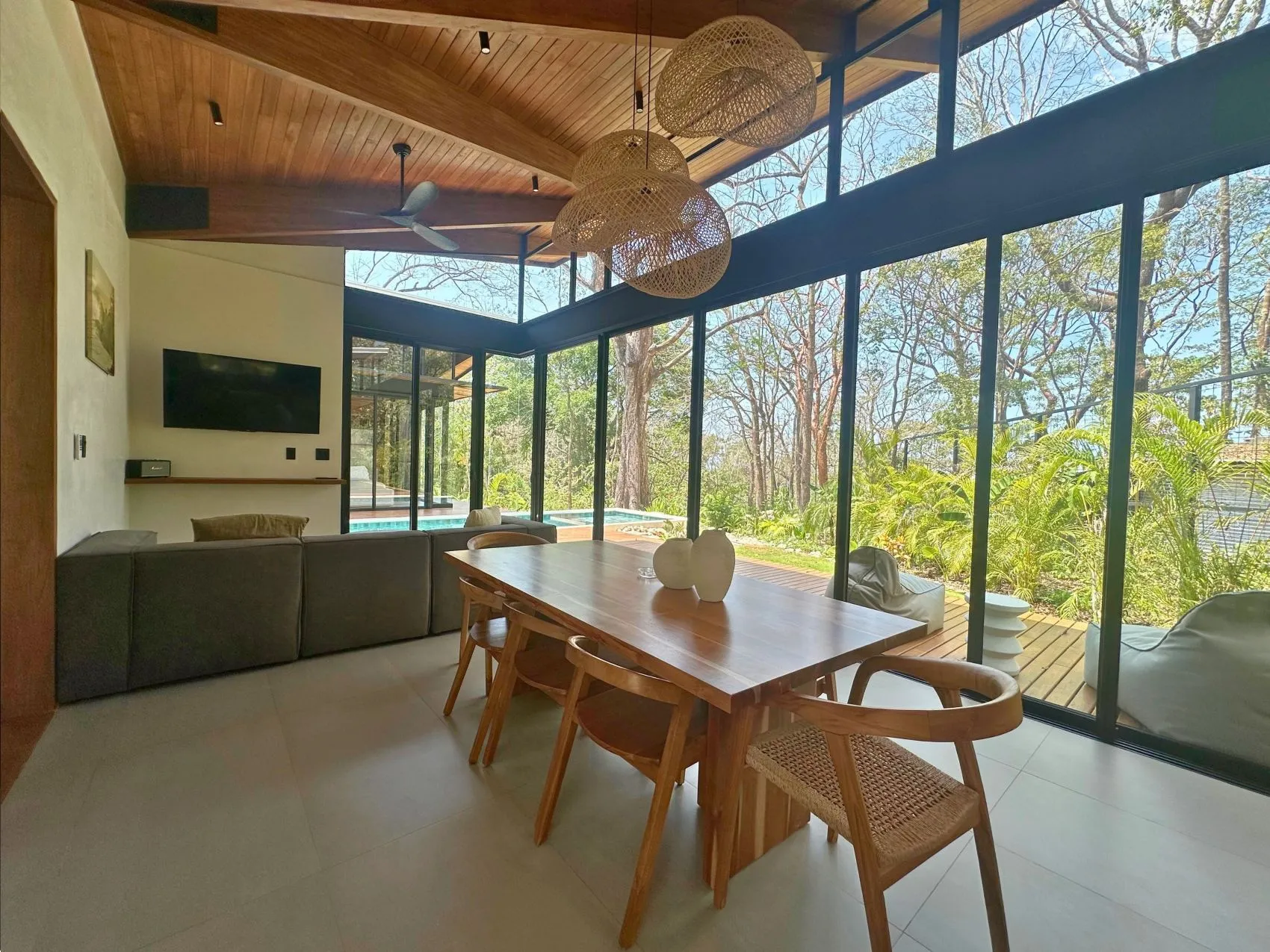 Luxury Villa for Sale in Santa Teresa – Exclusive Tropical Retreat - image 6