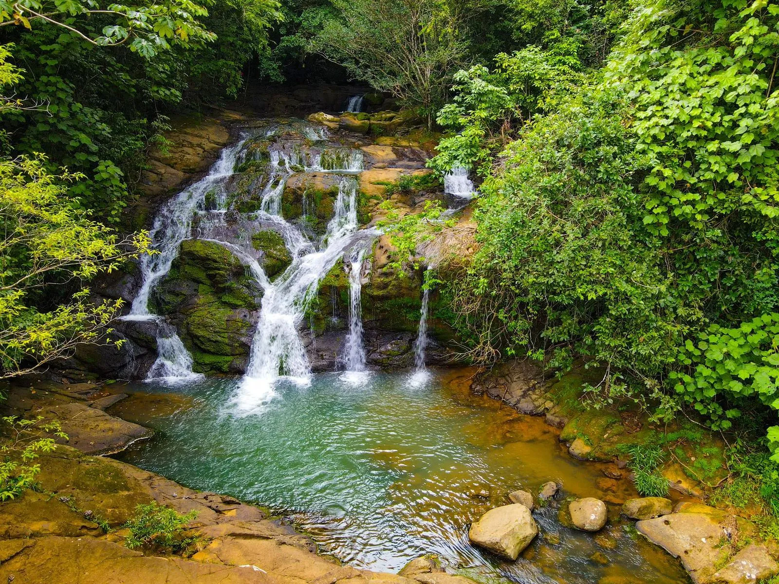  Incredible Ecological Property with 4 Spectacular Waterfalls - image 9
