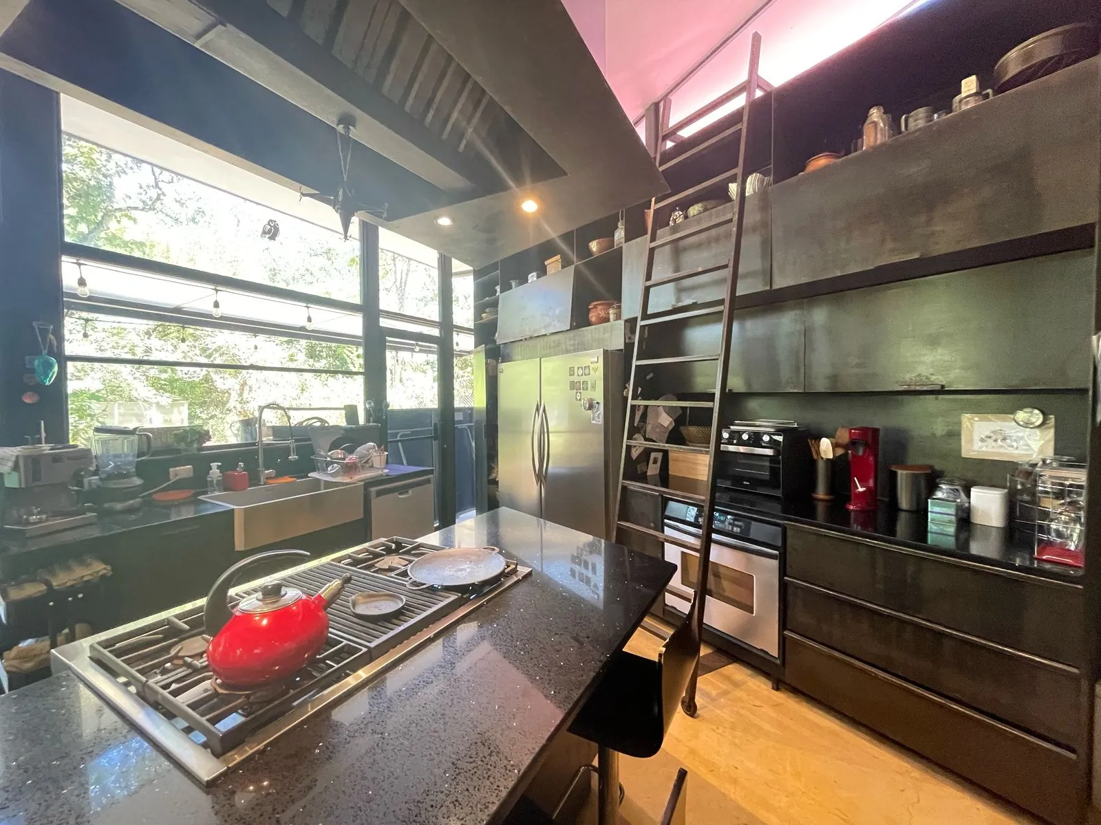 FOR SALE: Modern and Bright Home in Ciudad Colón, Surrounded by Nature - image 10