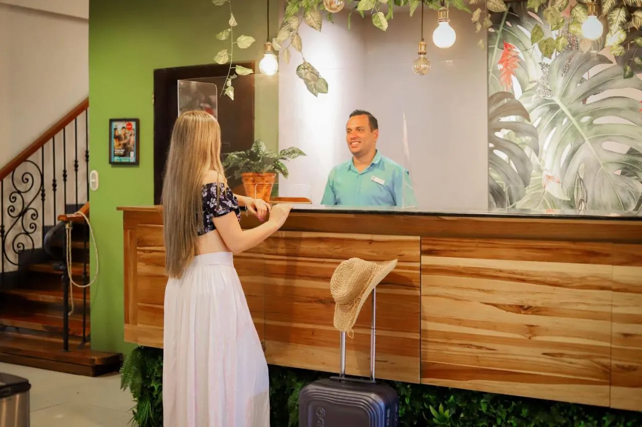 Historical Hotel in Quepos, Puntarenas - image 3