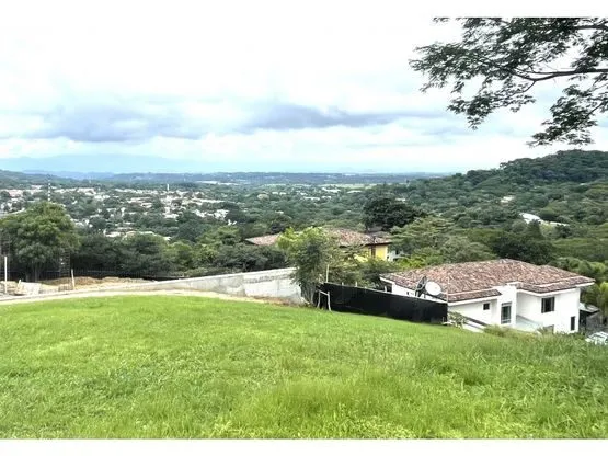 Sale / Impressive Lot in the Cerro Condominium, Ciudad, San Jose - image 5