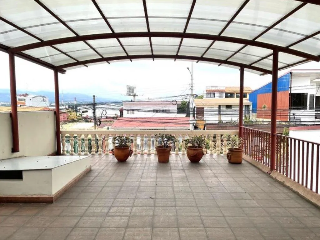 Sale / Interesting Property, (House and Apartments), La Uruca, San Jose - image 15