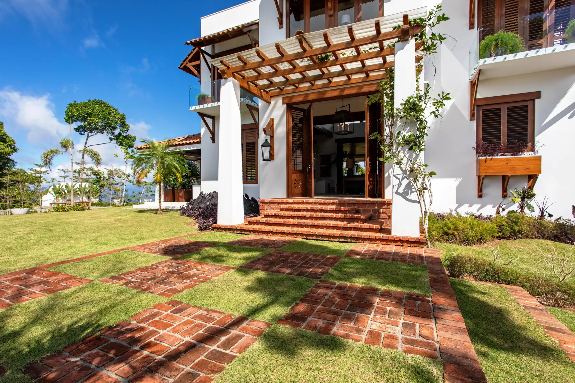 CASA CONSTRUIDA A MEDIDA CON 2 LOTES EN DOMINICAL, COSTA RICA - image 10
