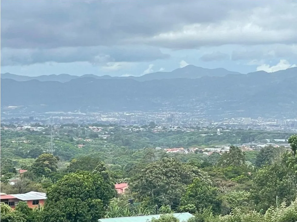 For Sale: This beautiful 1.12-hectare estate in Santa Cecilia de San Isidro de Heredia, on Caricias Street. - image 2