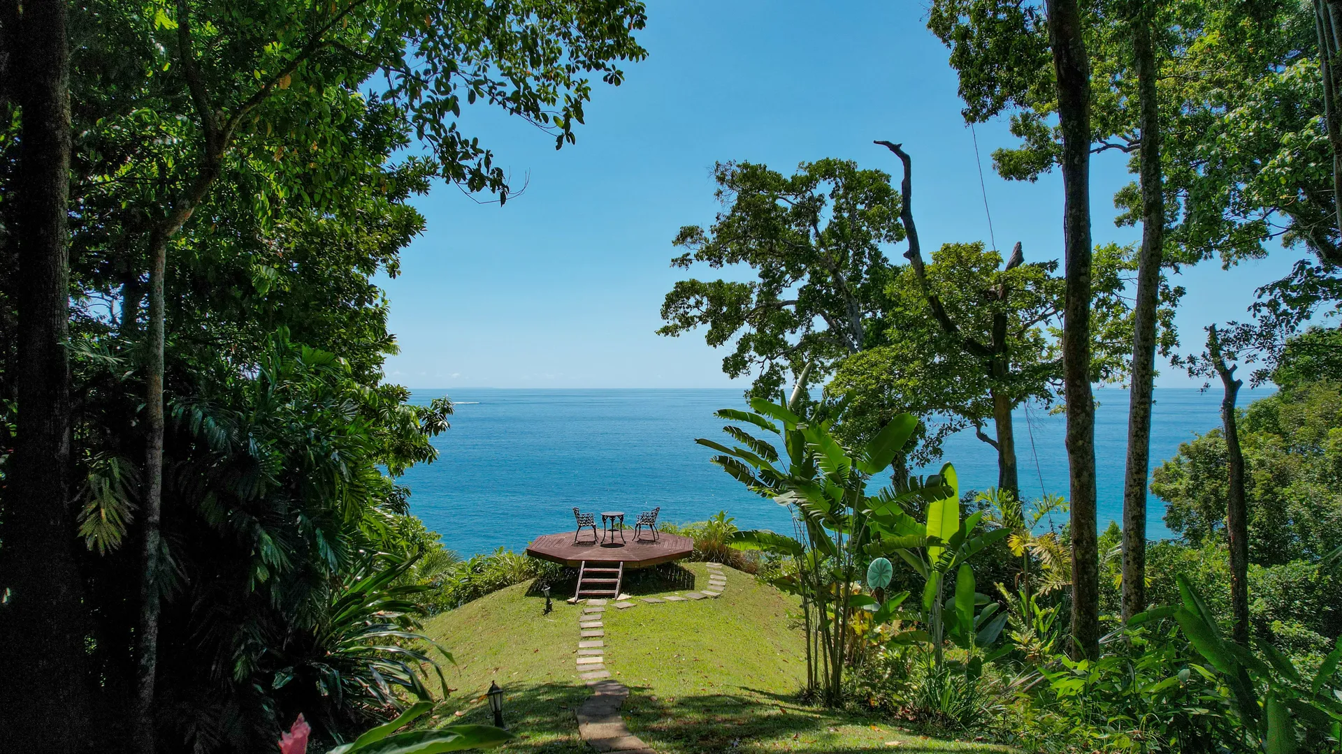 CROWN JEWEL OF THE PACIFIC: A RARE COLONIAL ESTATE WITH OCEAN FRONTAGE IN DOMINICAL - image 6
