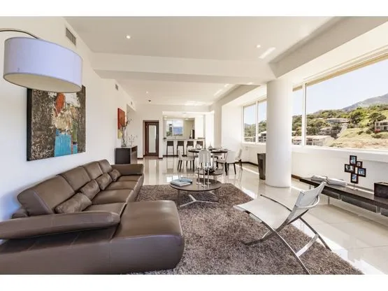 An Oasis in the Heart of the City - image 3