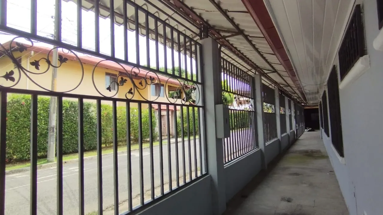 Prime Corner Commercial Building in Jaco - image 11