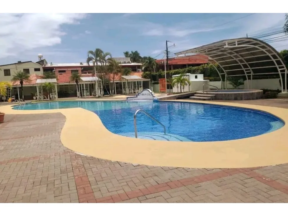 Tropical Condominuim In Playa Jaco - Very Close To Shops and The Beach - image 2