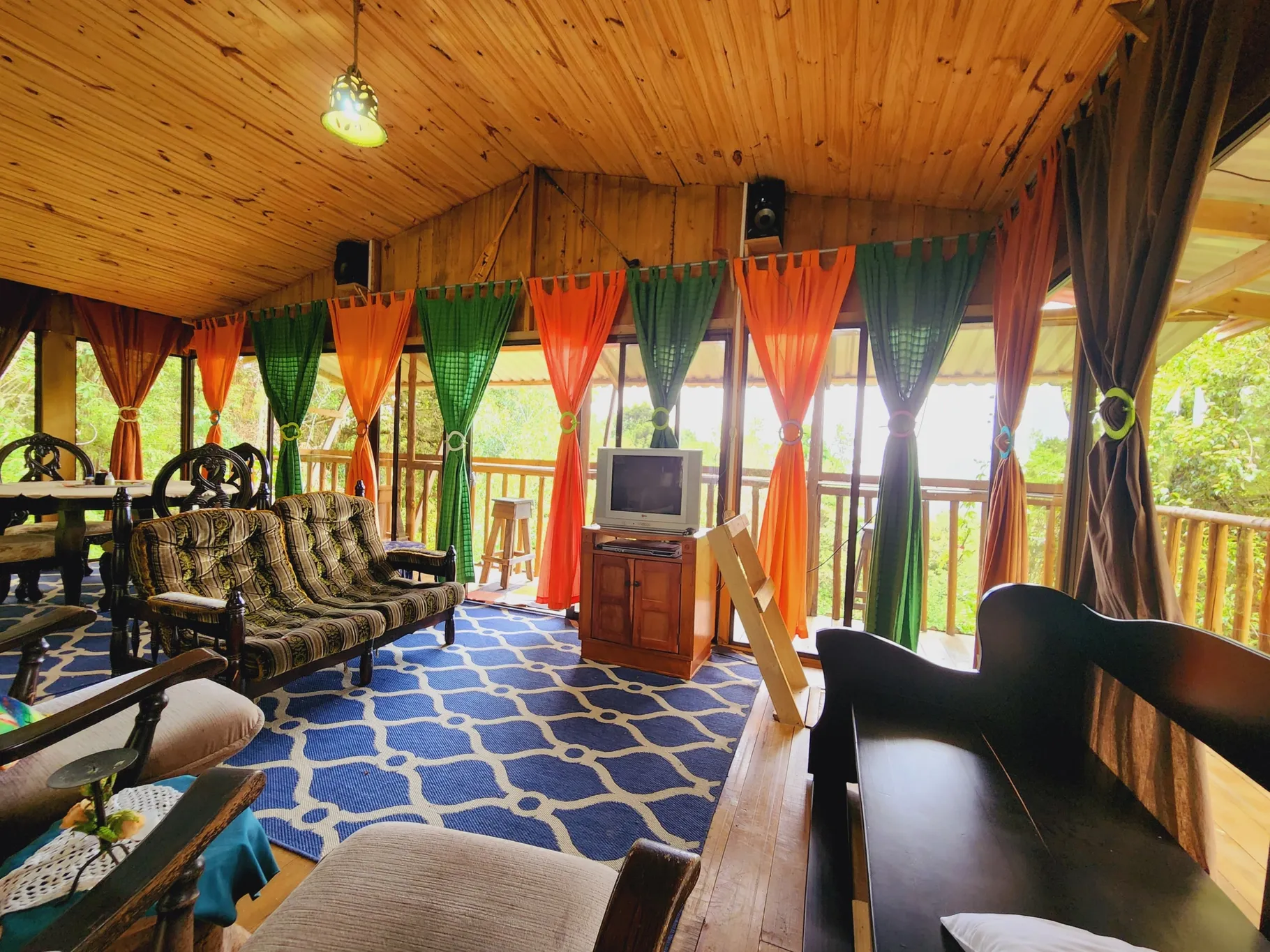 COZY MOUNTAIN RETREAT COTTAGE - image 9