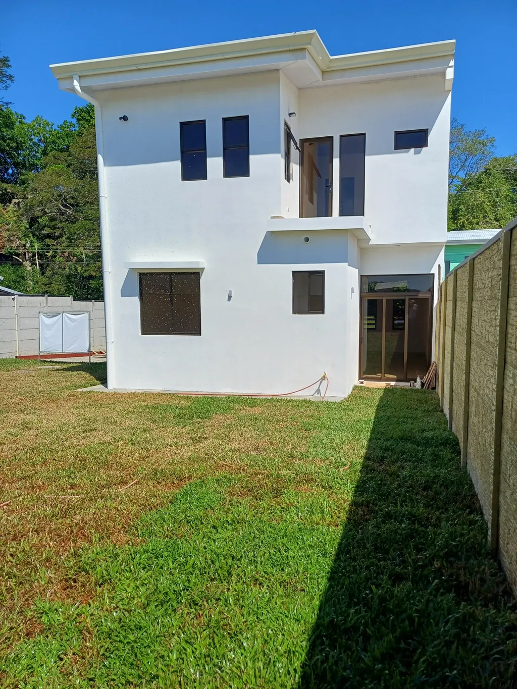 Brand-new two-story home with large backyard near Jacó - image 12