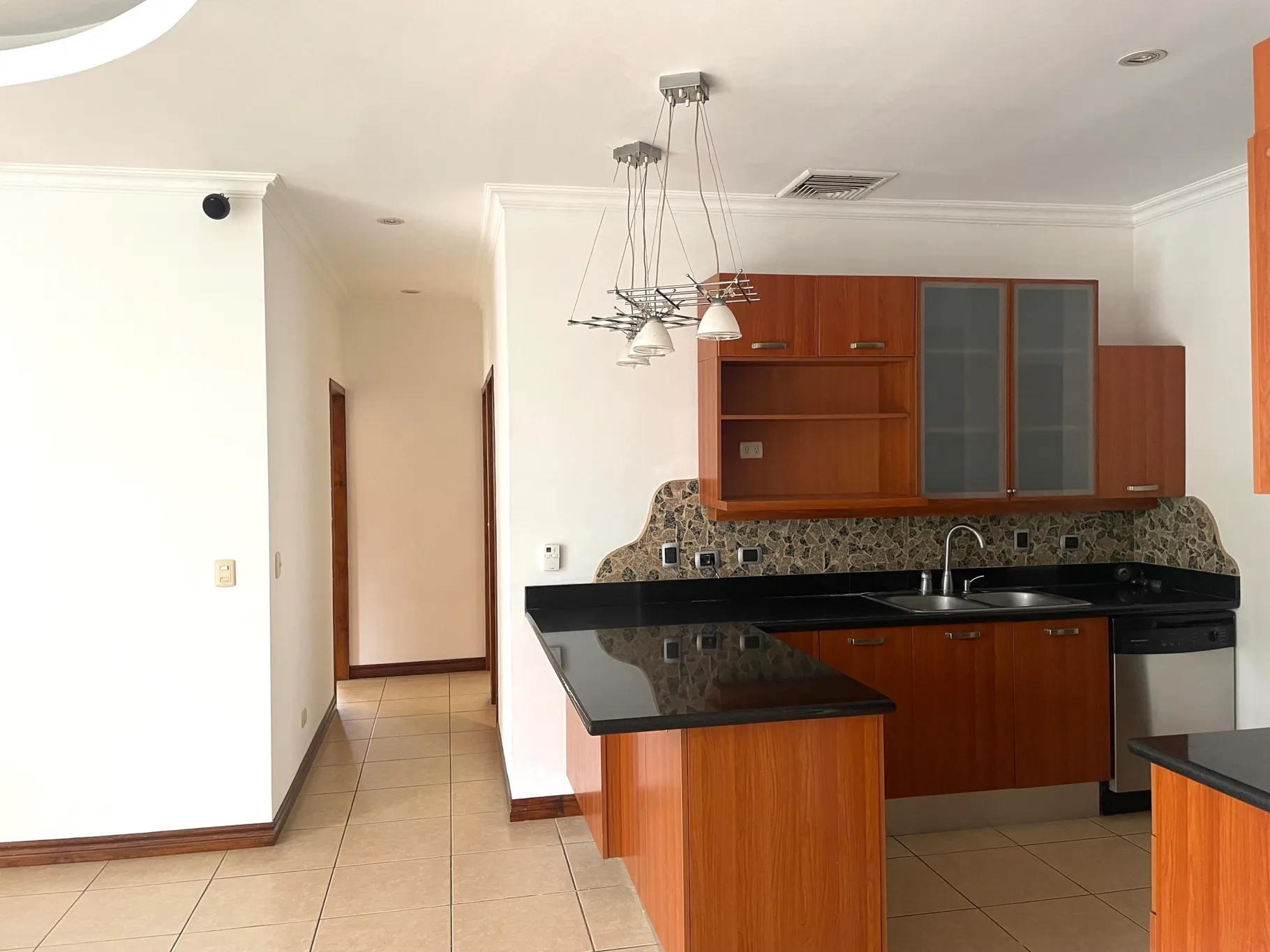 Sale / Beautiful Apartment in Condominium, Escazu, San Jose - image 12