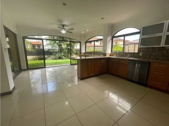For Sale: Investment house in exclusive Gated Community in Santa Ana - image 7