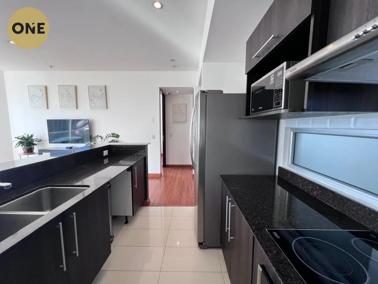 Great Investment Opportunity in the Exclusive La Nunciatura Area! - image 4