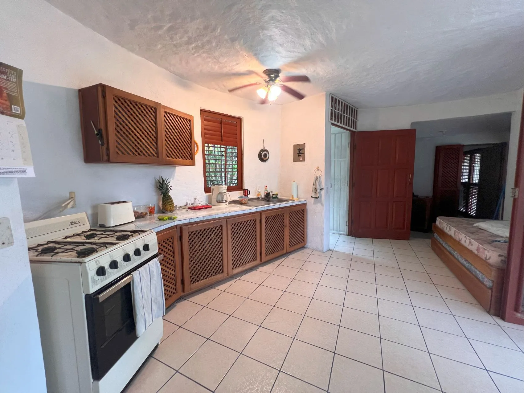 Casa Blanca – Coastal Living – Commercial Opportunity! - image 4