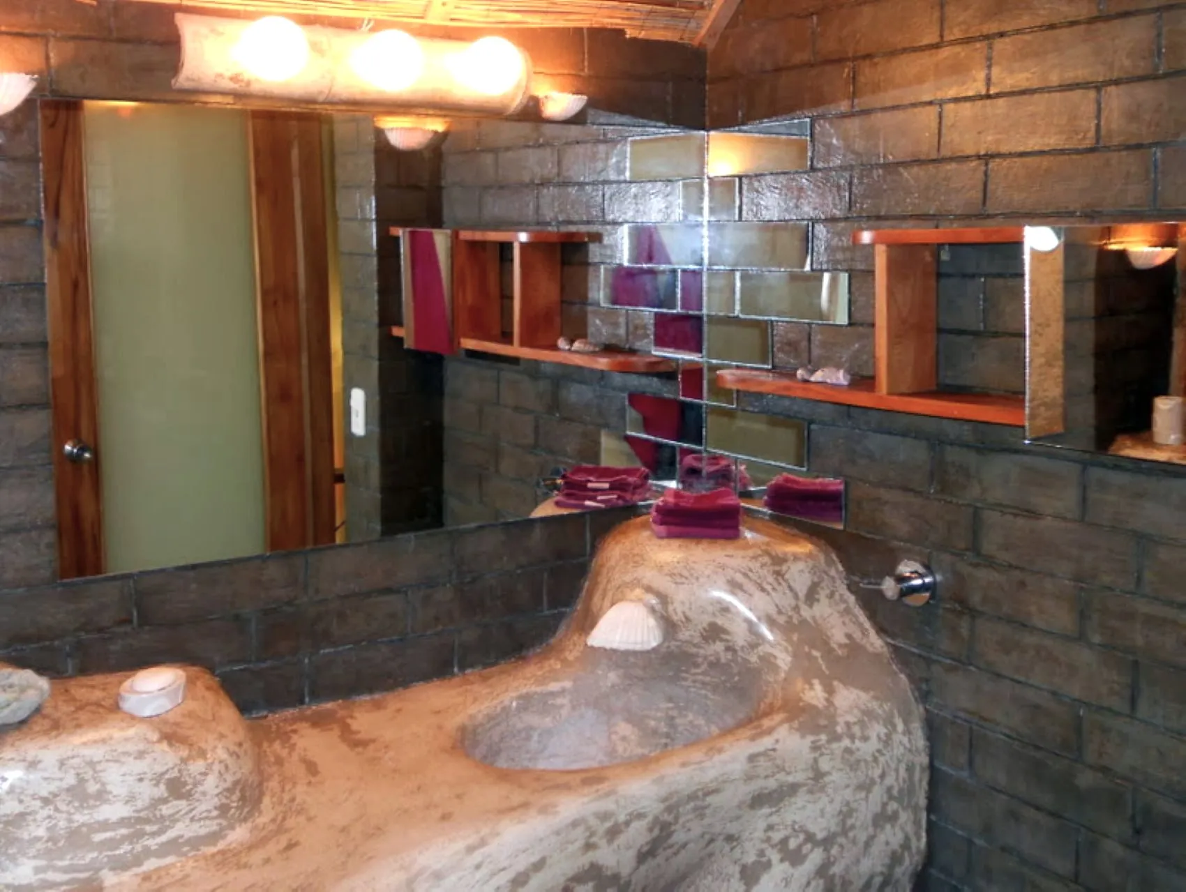 Gaudi-Inspired Beach house in Mal Pais - image 15