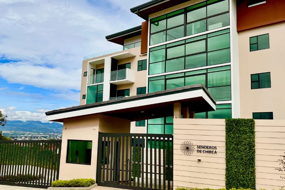 Sale / Luxury Apartments in Condominium, San Miguel, Escazu, San Jose  - image 3