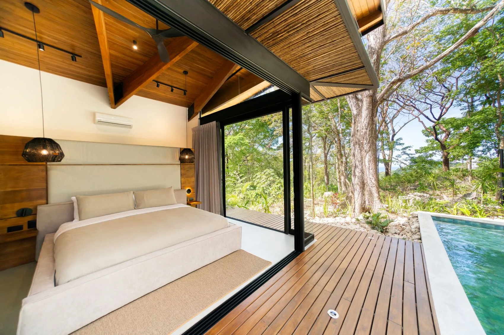 Luxury Villa for Sale in Santa Teresa – Exclusive Tropical Retreat - image 11