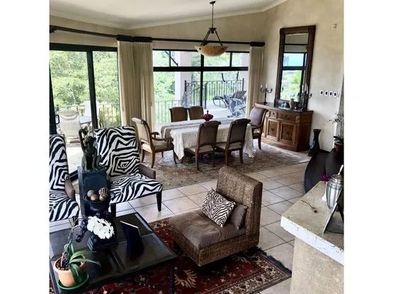 Luxury  4-Bed House in San Antonio de Escazú with Sprawling Gardens and Mountains Views - image 9