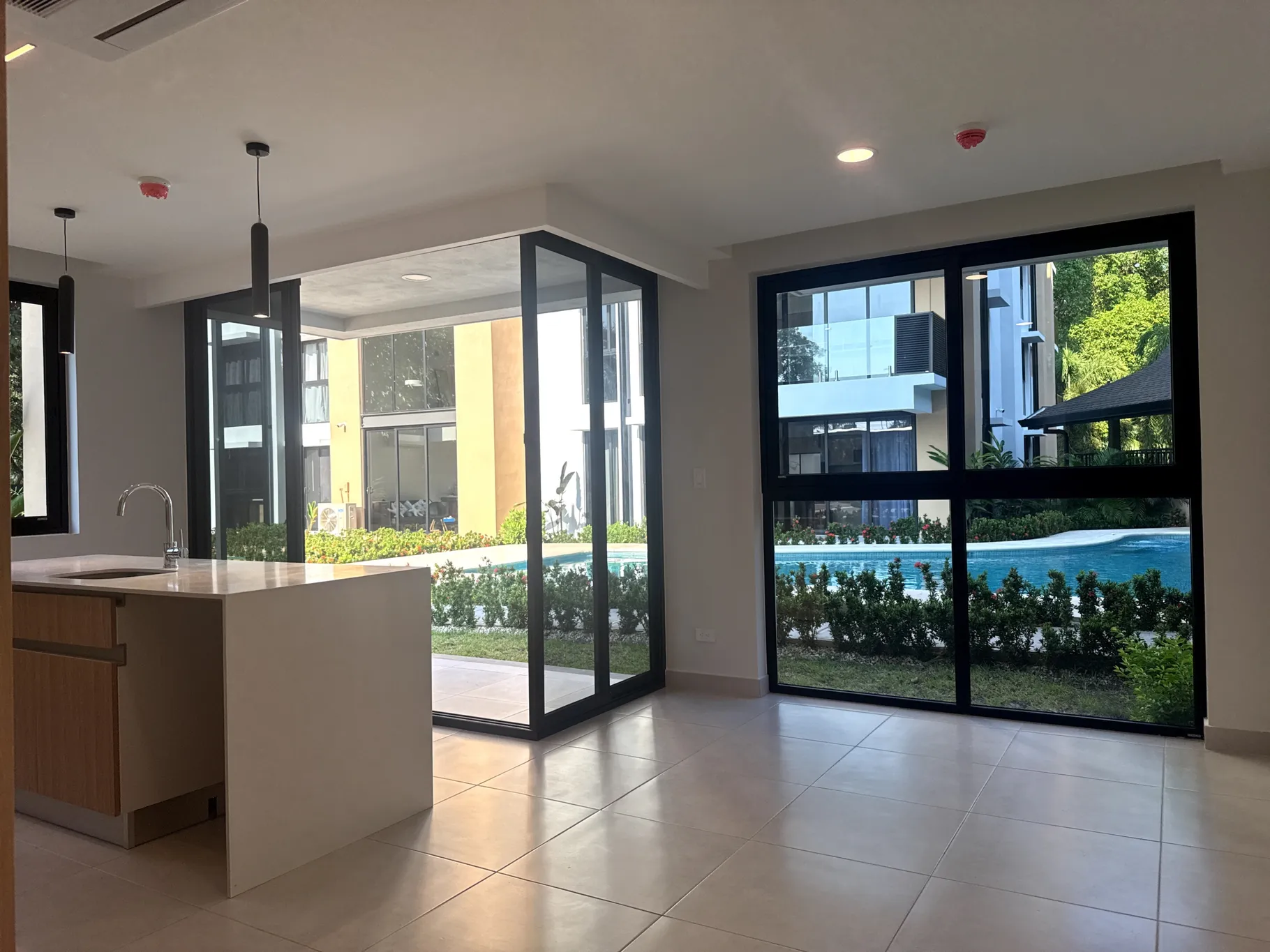 Apartment with pool view in Torres del Mar in Jaco - image 6