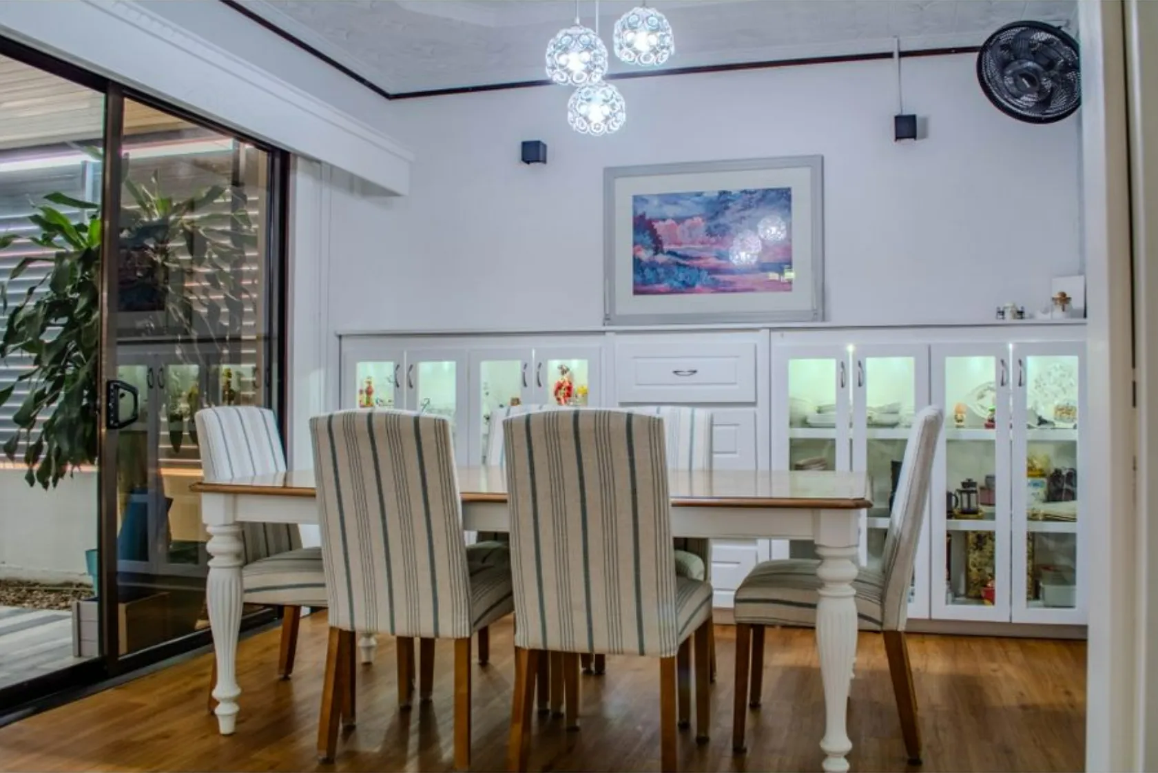 LUXURIOUS AND REFRESHING HOUSE IN PEREZ ZELEDON, COSTA RICA - image 9