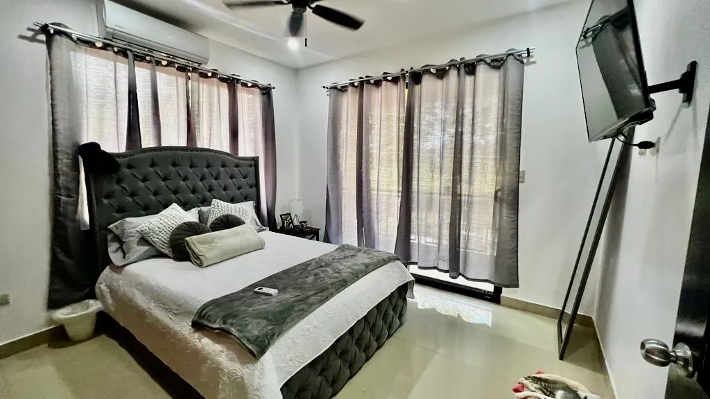 House for sale in Jaco just a few minutes from the beach. - image 11