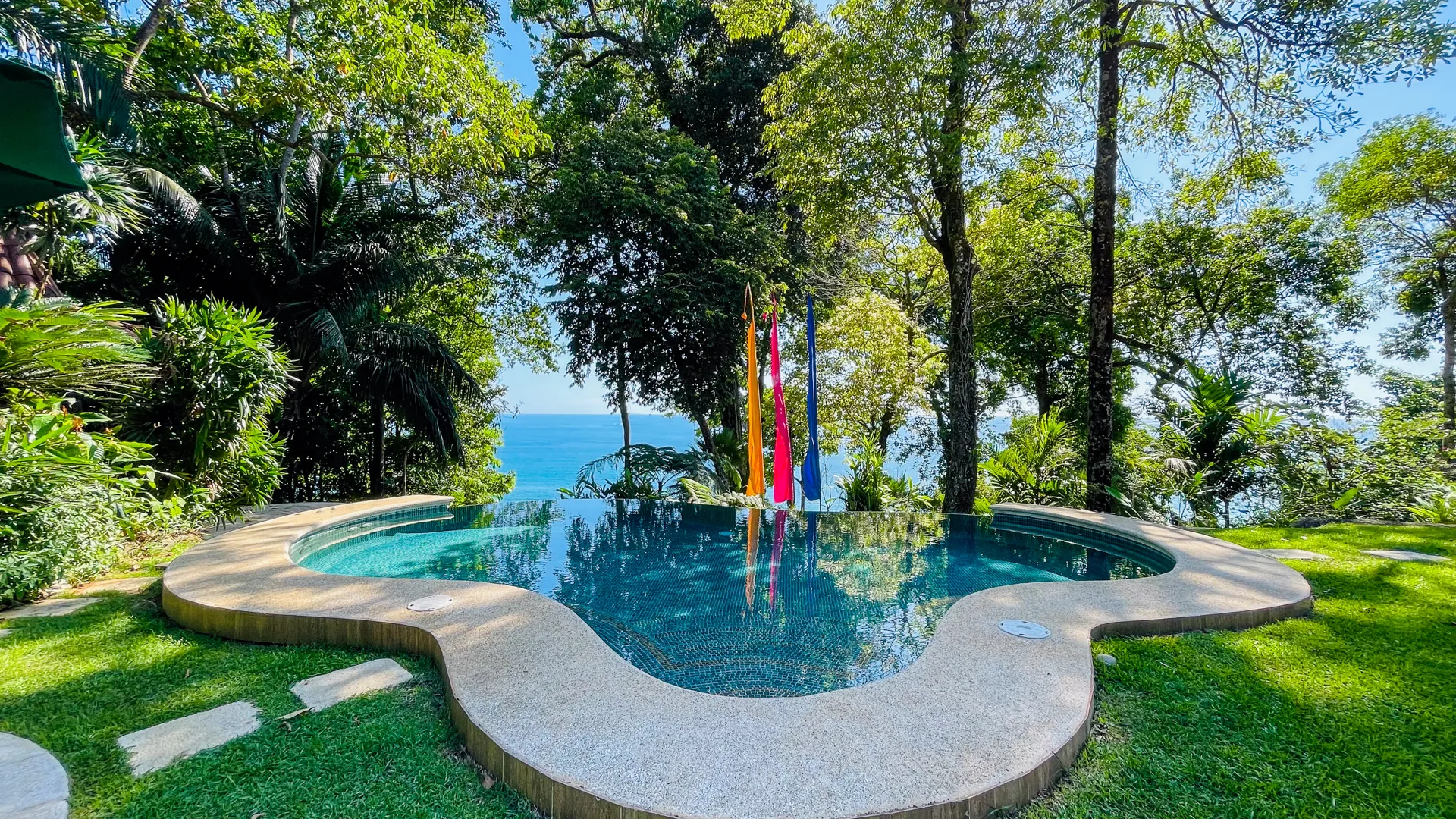 CROWN JEWEL OF THE PACIFIC: A RARE COLONIAL ESTATE WITH OCEAN FRONTAGE IN DOMINICAL - image 4