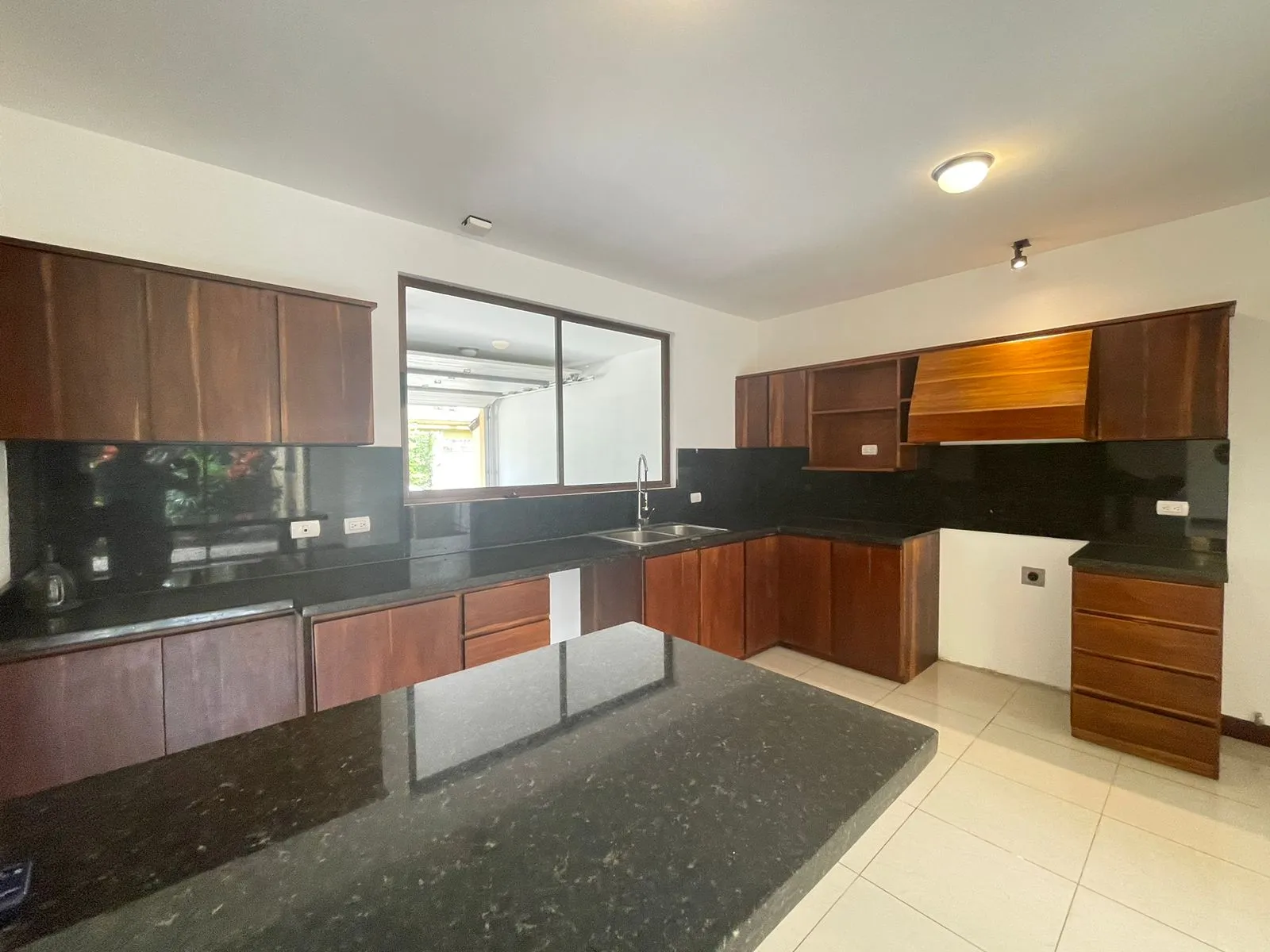 For Sale: Residencial House in Santa Ana - image 8