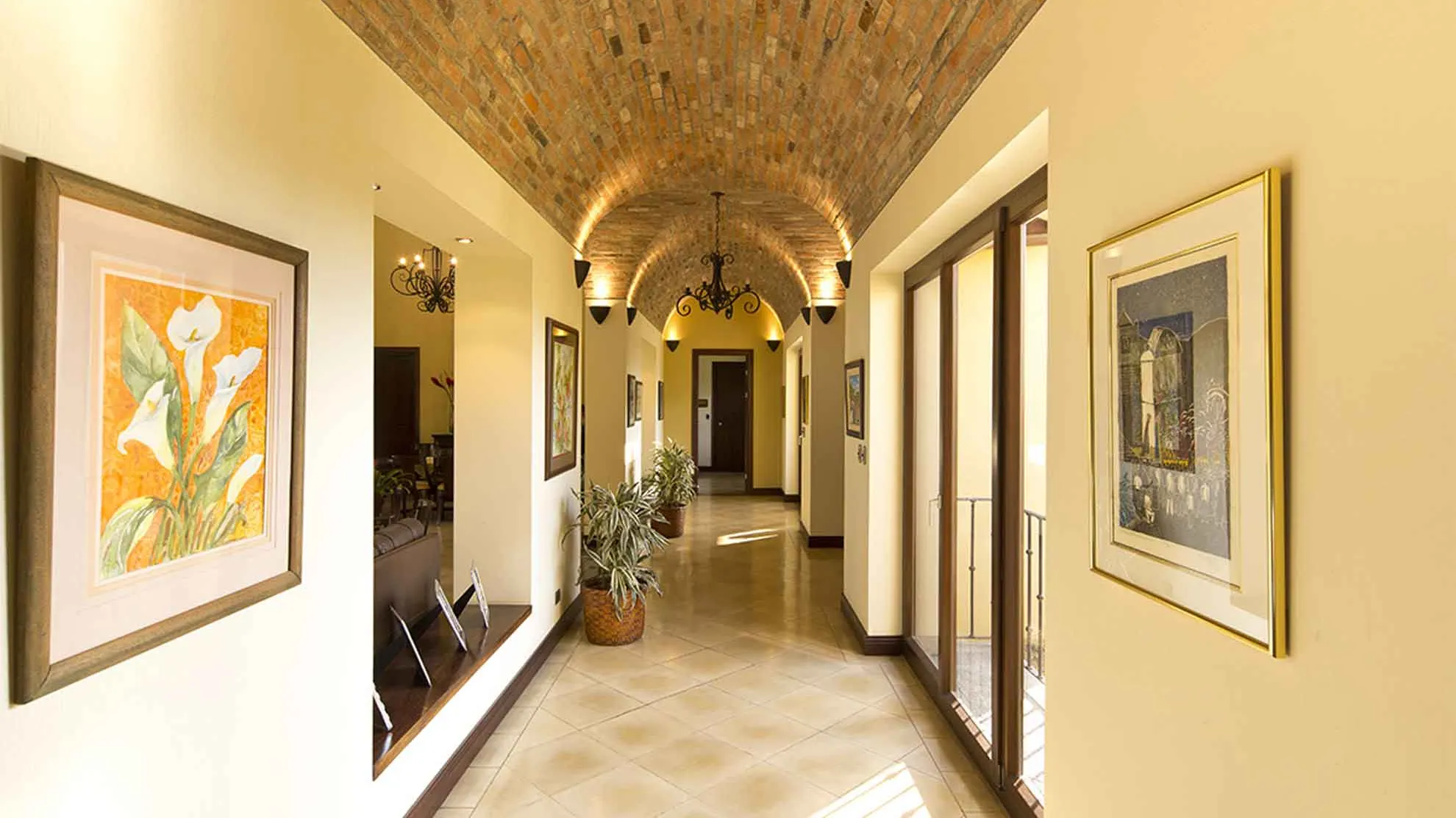 LUXURIOUS SUN VALLEY HOUSE IN SAN JOSE, COSTA RICA - image 9