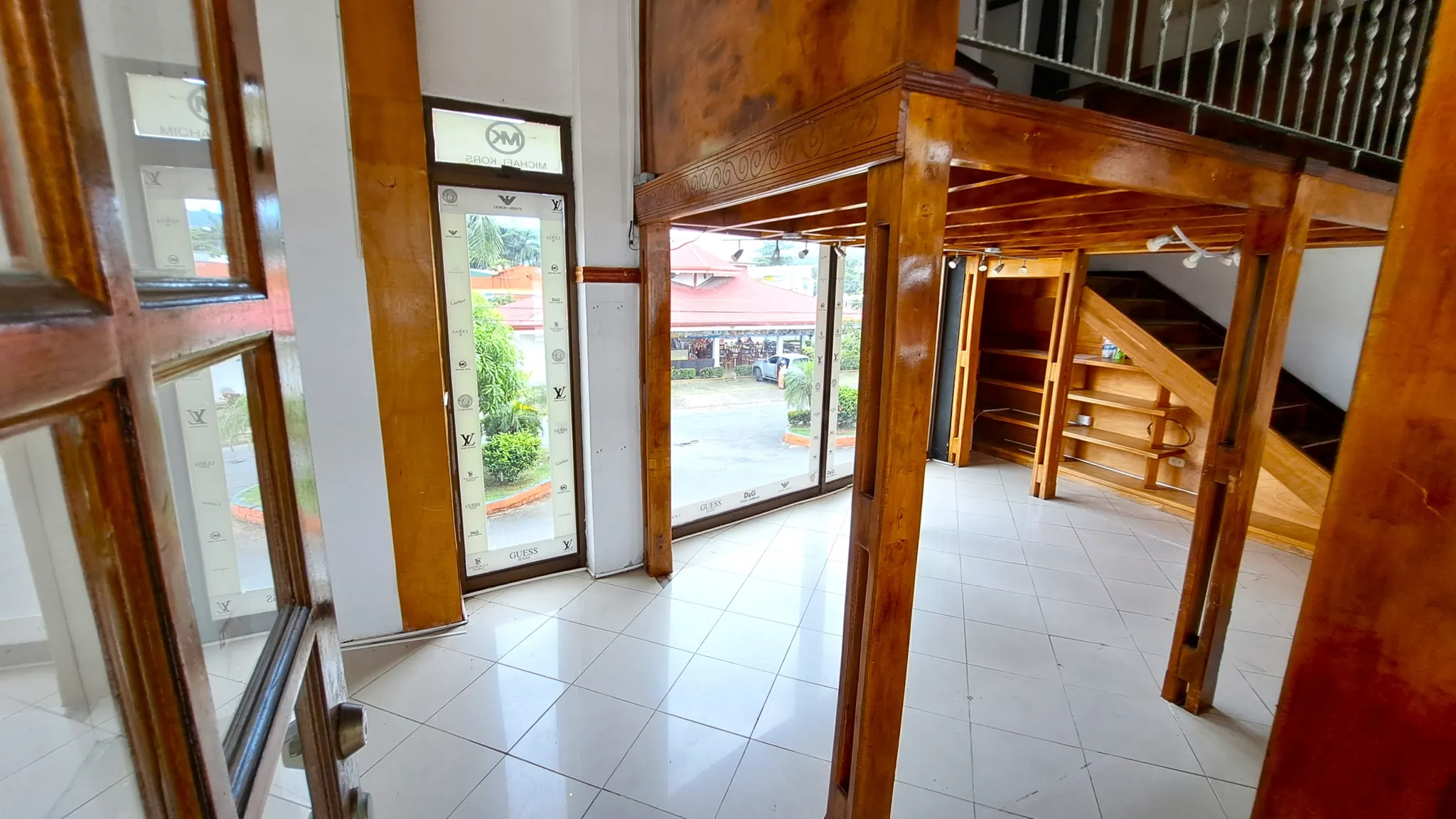 Shop Space with Loft in Jacó’s downtown Plaza Coral for Sale or Rent - image 9