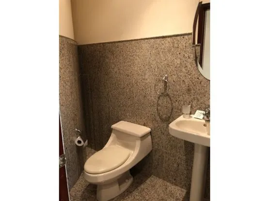 Fully furnished Condo, Riverside - image 11