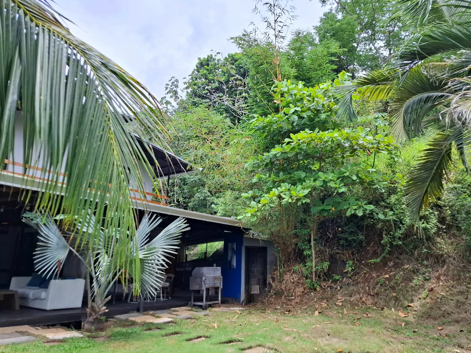 Open-Concept Gem in Herradura Near Nature & Marina - image 8