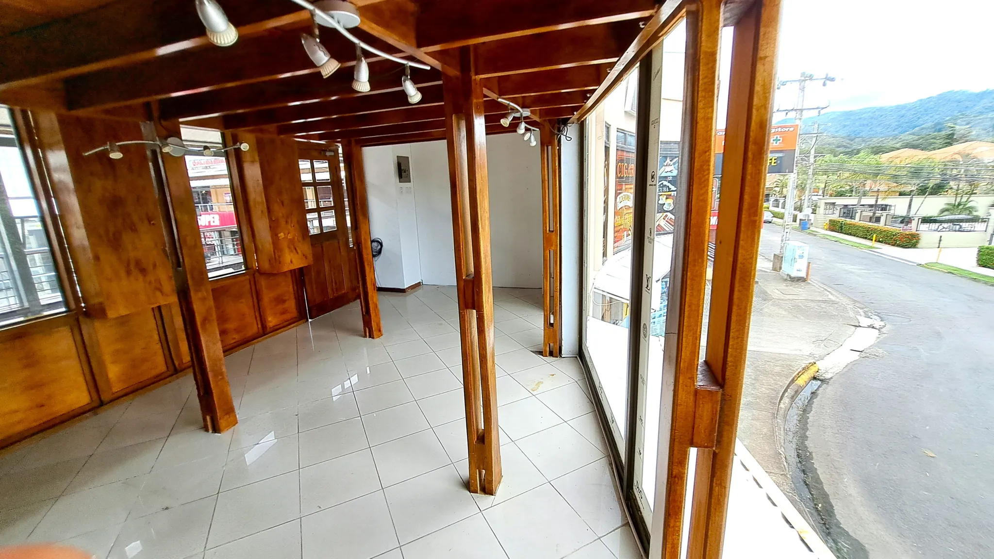 Shop Space with Loft in Jacó’s downtown Plaza Coral for Sale or Rent - image 10