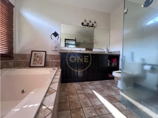 Elegant Residence in Alajuela - image 10