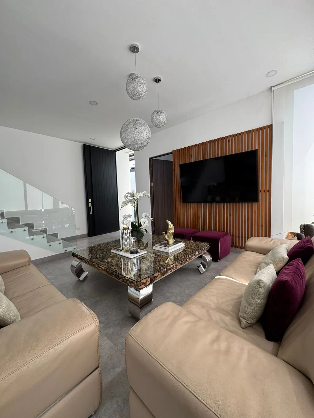 House FOR SALE in an exclusive condominium located in Santa Ana, Pozos. 📍Bulevar Santa Ana Condominium - image 3