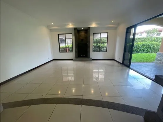 For Sale: Investment house in exclusive Gated Community in Santa Ana - image 2