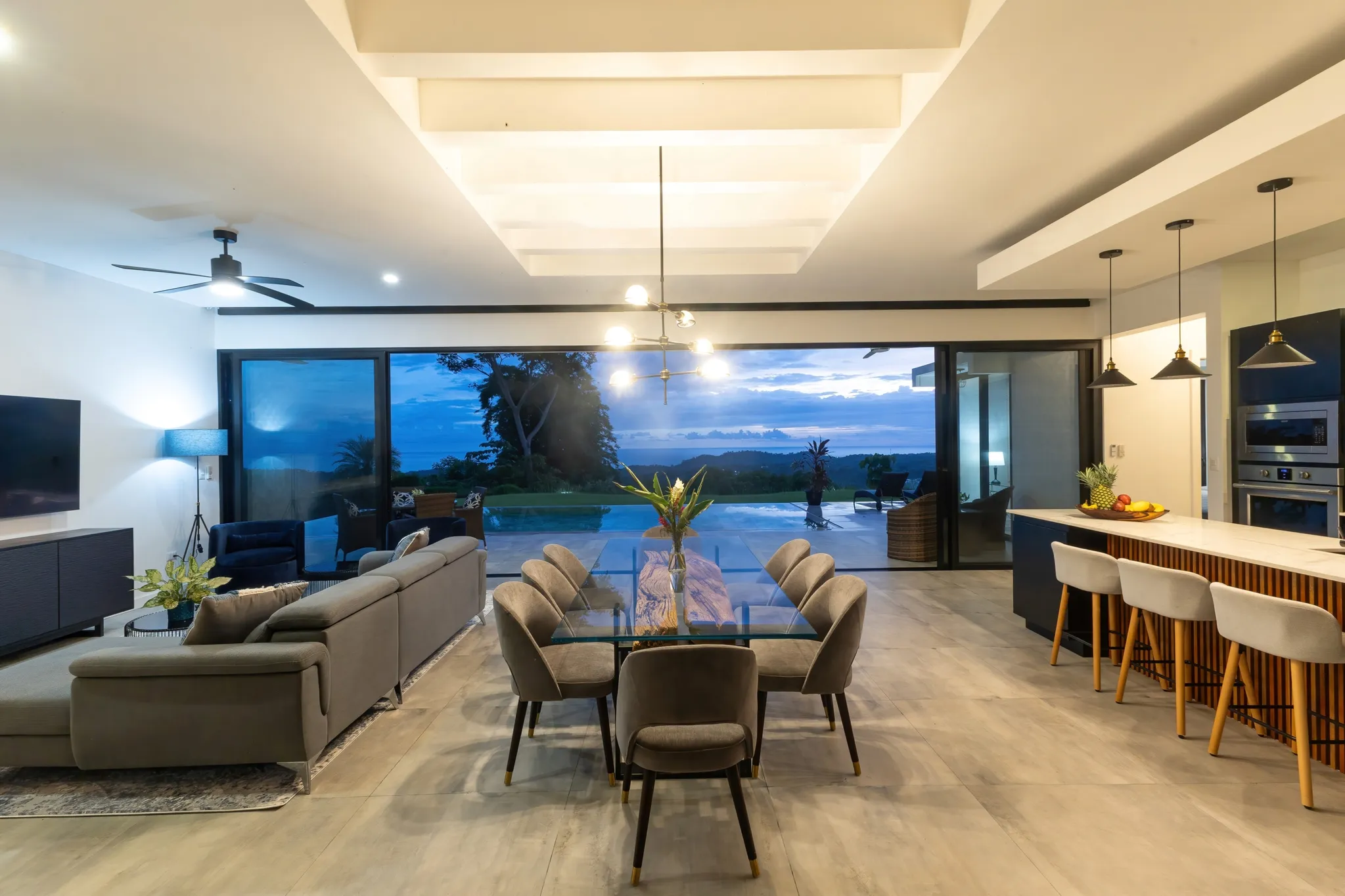 ELEGANT HOUSE WITH OCEAN & JUNGLE VIEWS IN OJOCHAL, COSTA RICA - image 13