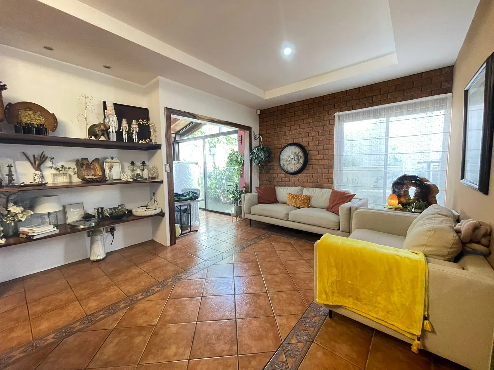 House for Sale or Rent in Belen - image 2