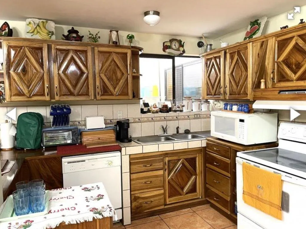 Sale / Interesting Property, (House and Apartments), La Uruca, San Jose - image 5