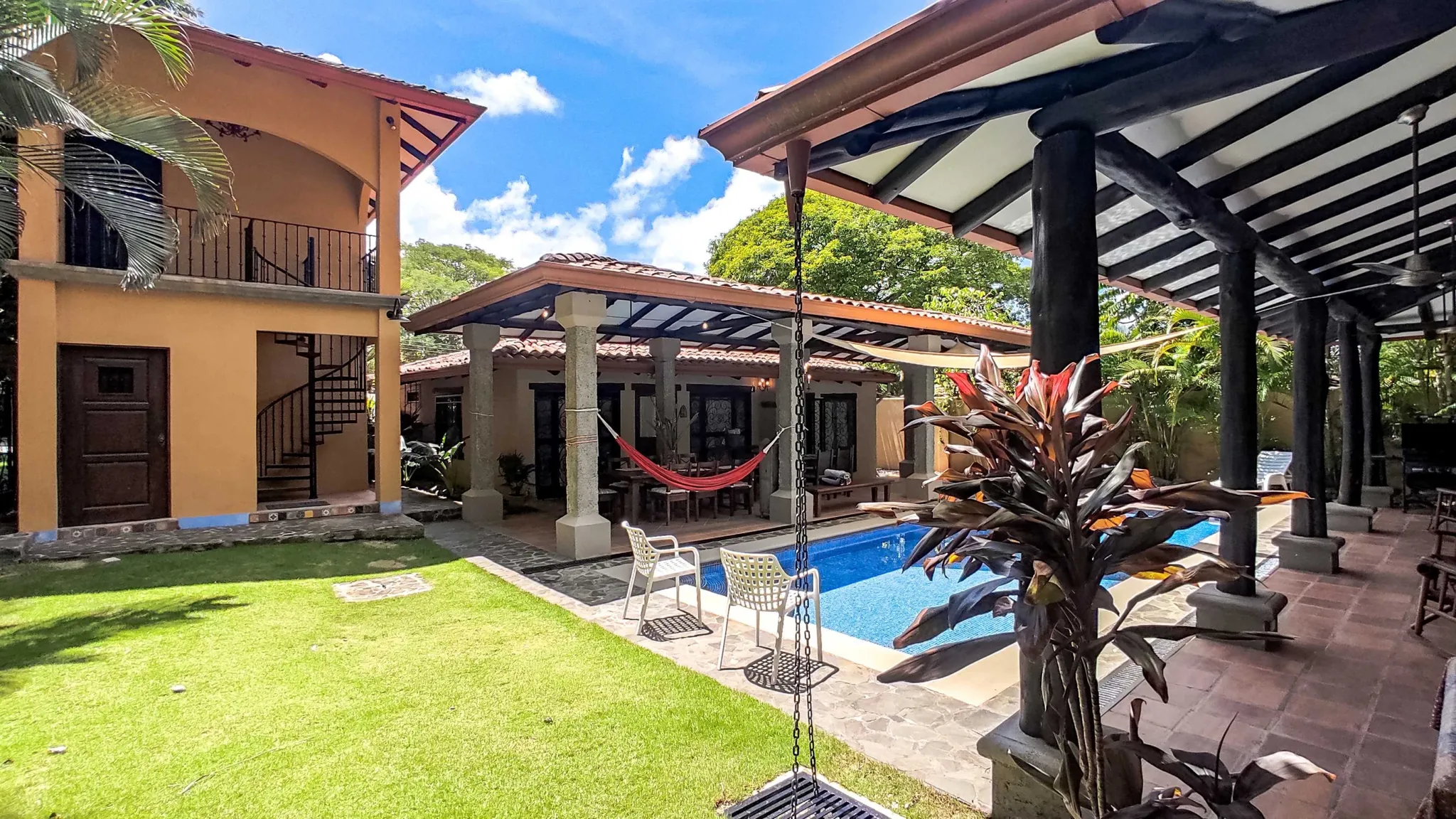 Five bedroom luxury resort villa with pool near Playa Hermosa, Puntarenas - image 9