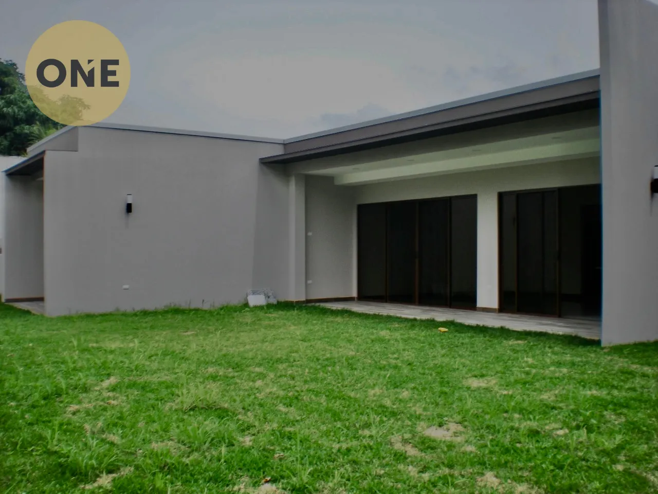 Modern House in Residencial, Real Cariari - image 7