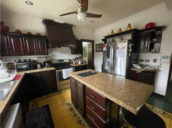 Luxurious Independent House for Sale or Rent in Escazú -Luxury - image 14